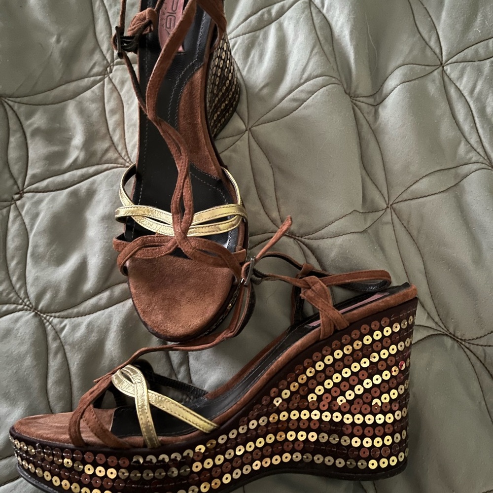 Very Sharp Unusual Platform Shoes Comfortable Bro… - image 1